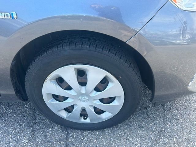 toyota prius c 2013 JTDKDTB32D1053787 image
